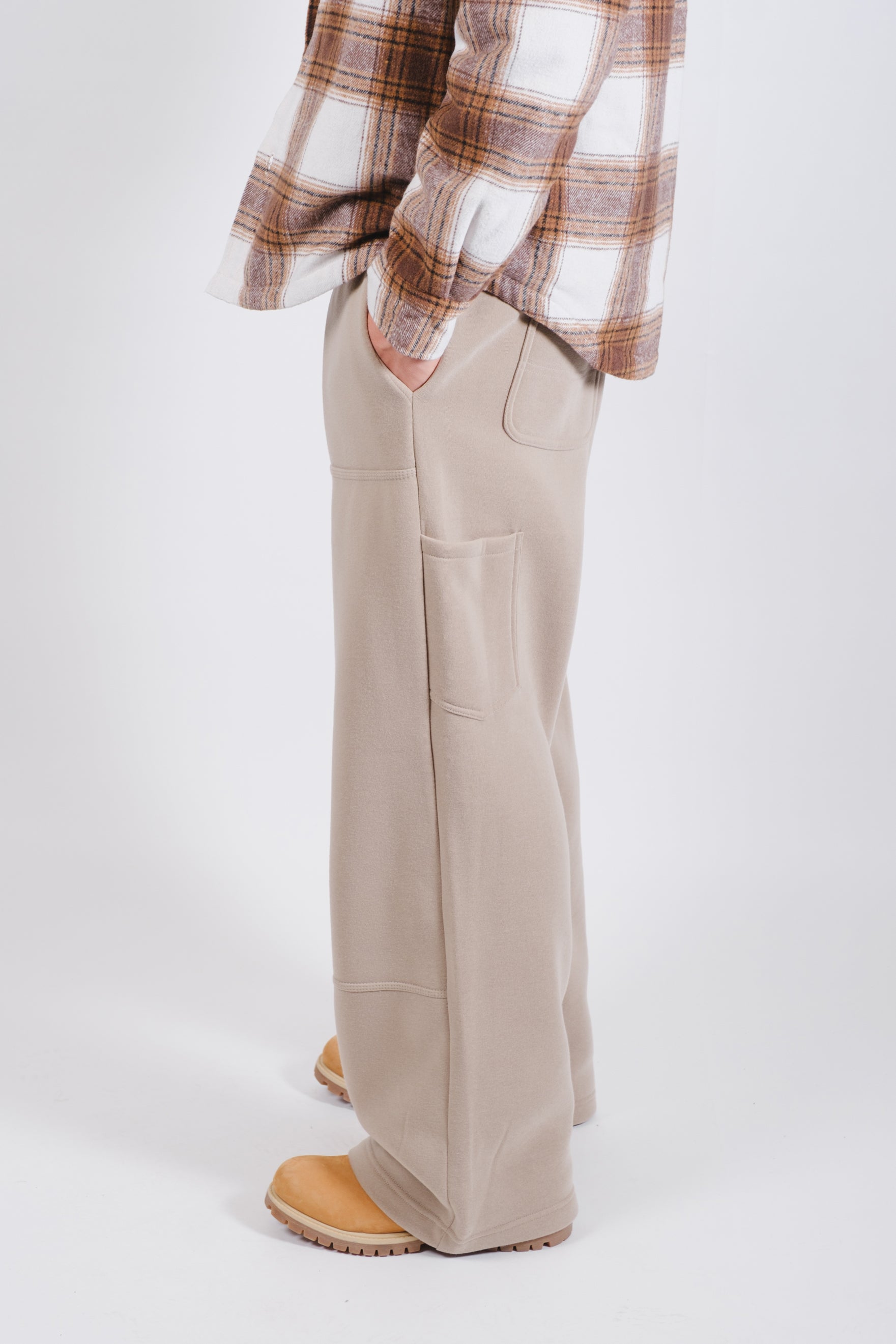 Comfortable men's fleece carpenter pants
#color_pumice stone