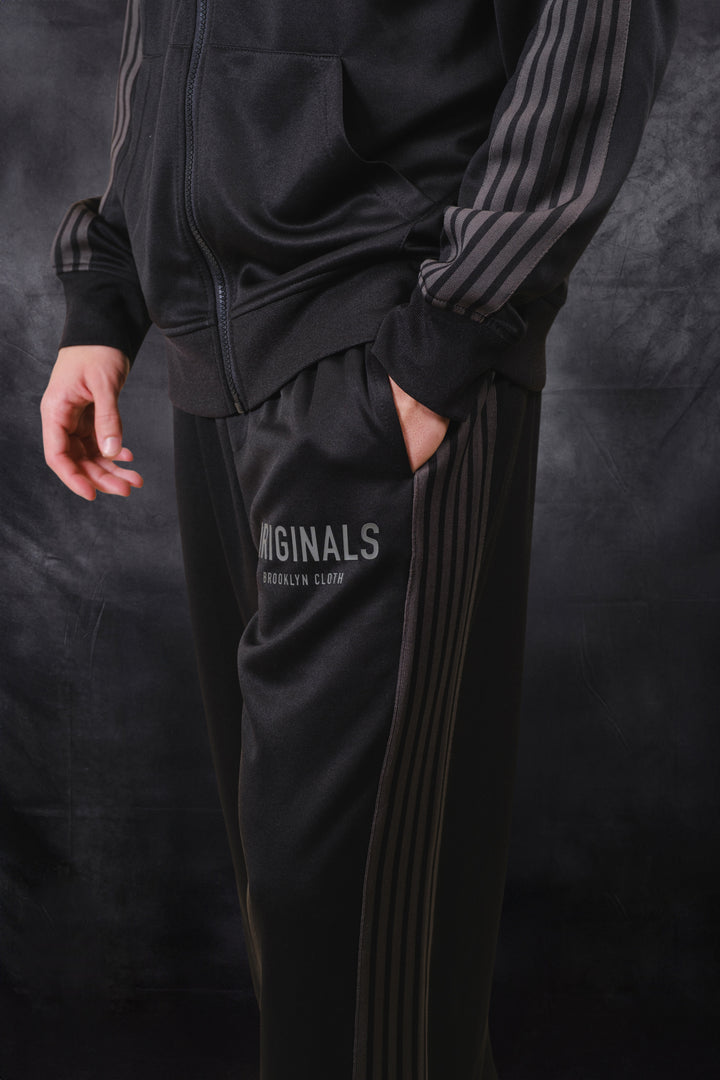 Men's loose fit originals pique track pant
#color_black