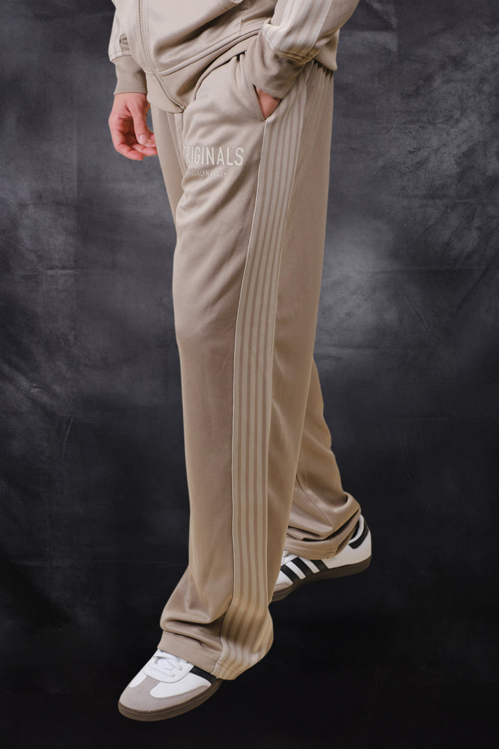 Men's loose fit originals pique track pant
#color_pumice-stone