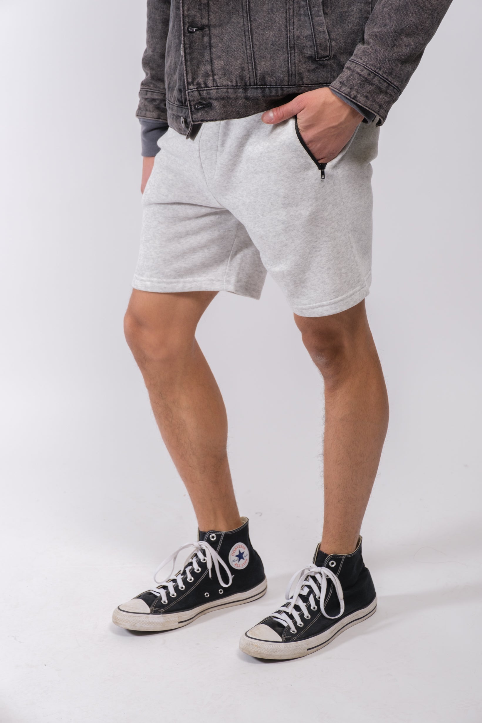 Comfortable men’s fleece shorts with 7 inch inseam and zip pocket detail
#color_oatmeal