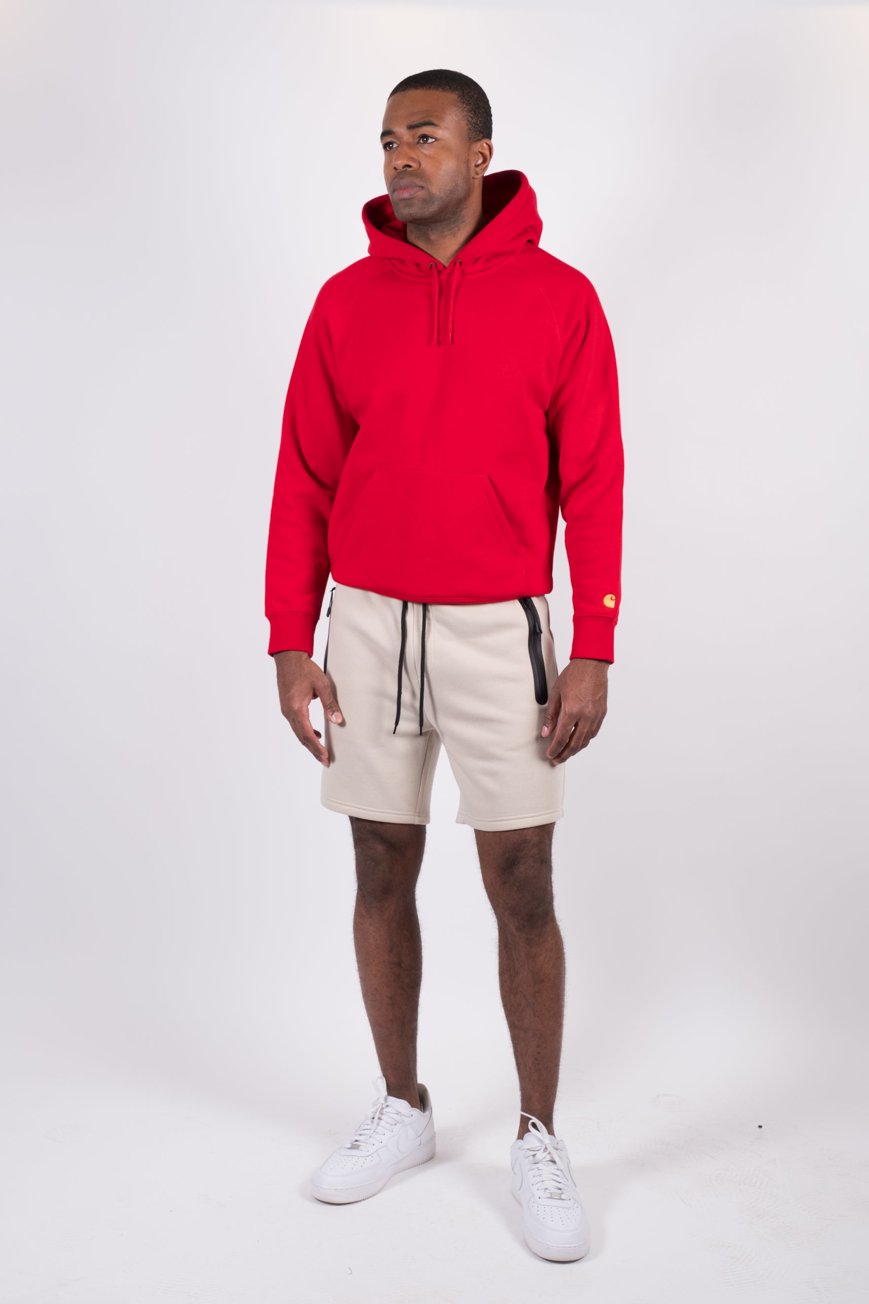 Men's shorts with heat-sealed zip pockets
#color_sand