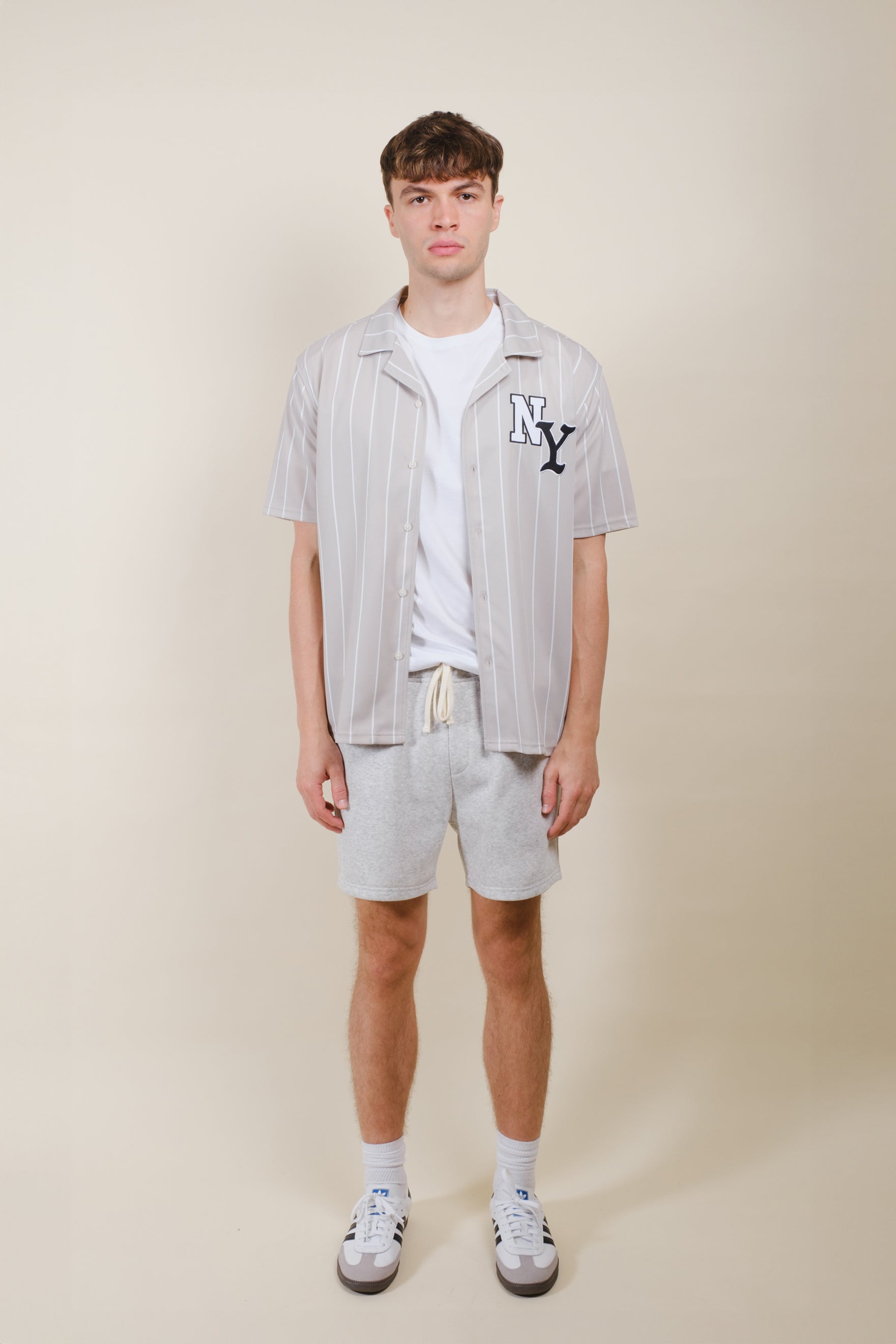 Men's soft fleece shorts with elastic waist and 5 inch inseam
#color_oatmeal heather