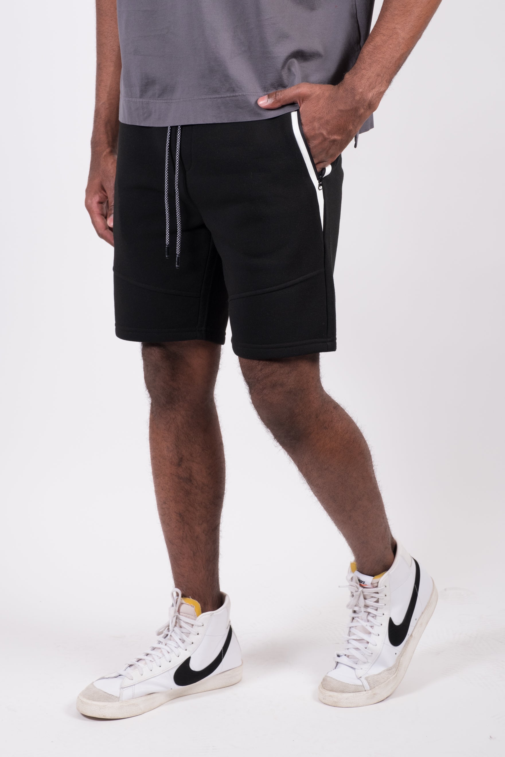 #color_black-and-white