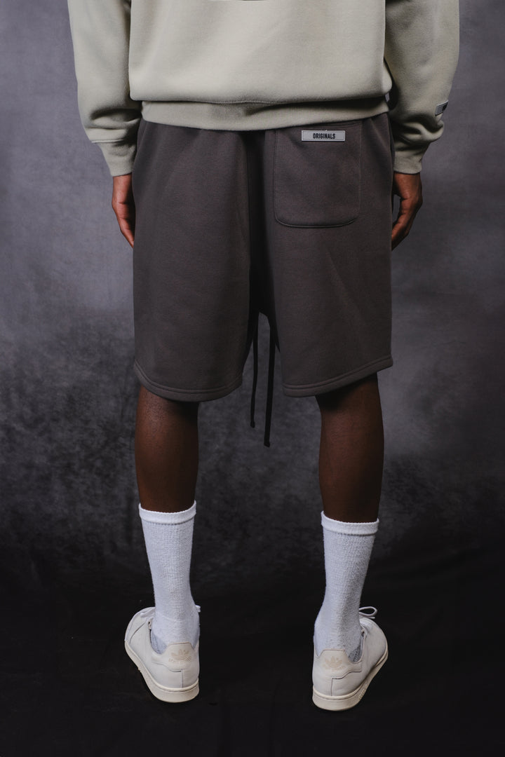 Men’s fleece shorts with 'Originals' print and soft, premium fabric
#color_dusty-black