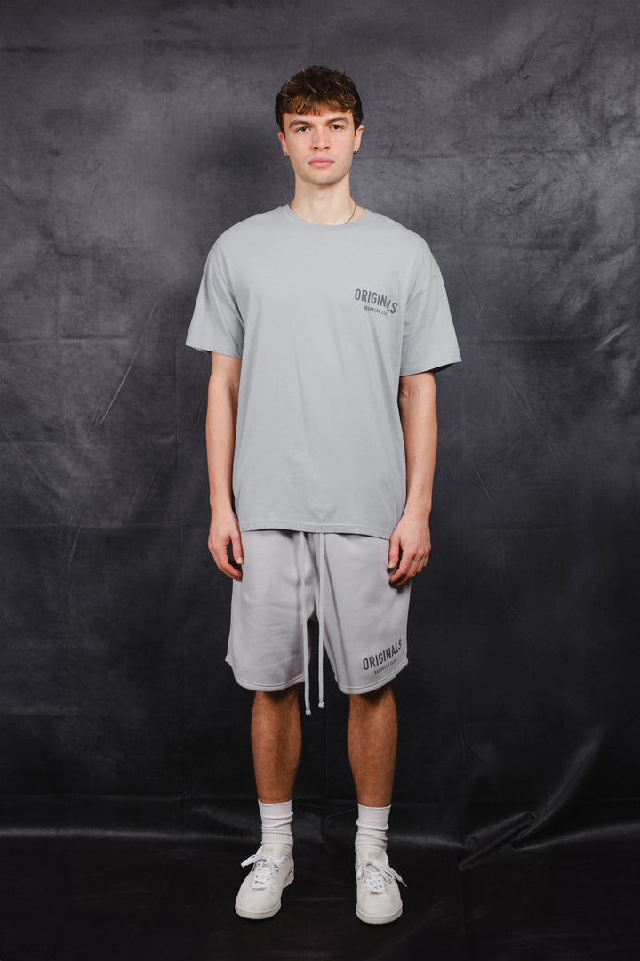 Relaxed fit Originals Fleece Shorts with soft fleece
#color_pearl-blue