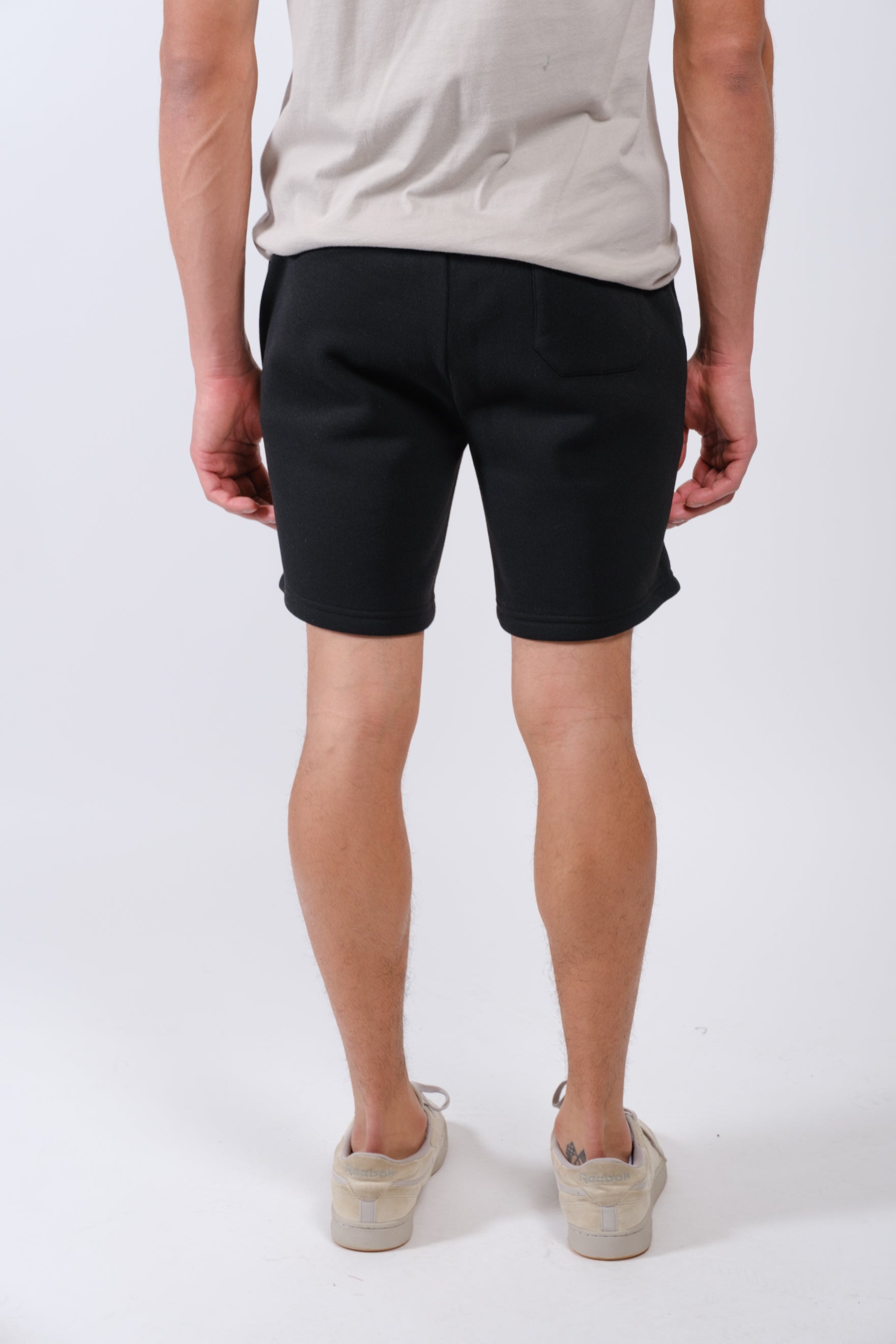 Comfort-first men’s fleece shorts with zip pocket and 5-inch inseam
#color_dusty-black