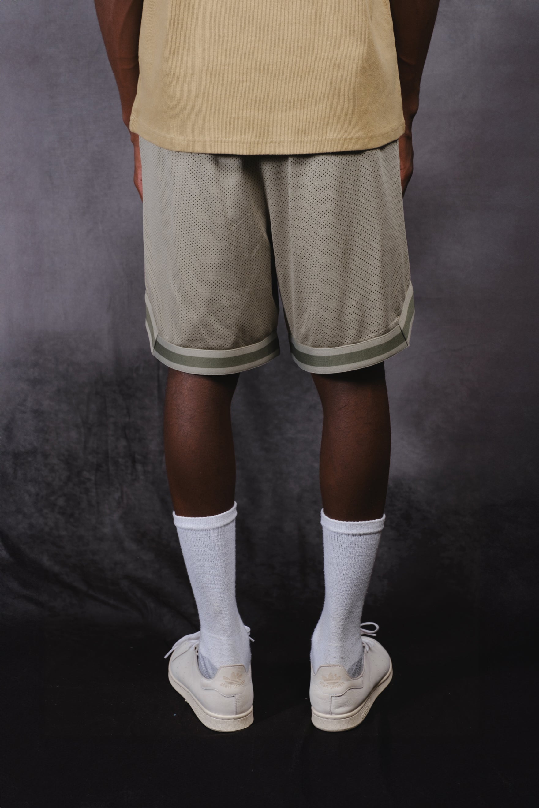 Lightweight mesh Originals Retro Shorts for men with elastic waistband
#color_sage