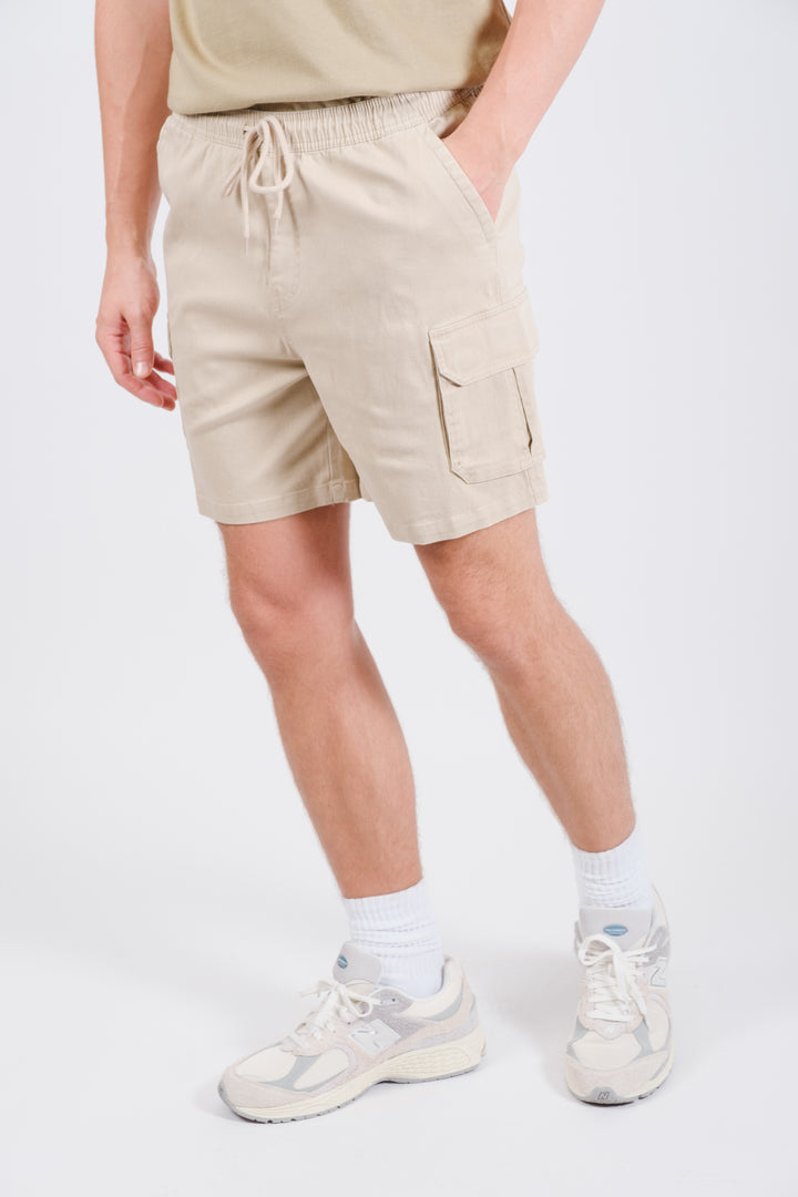 Comfortable washed twill cargo shorts
#color_khaki