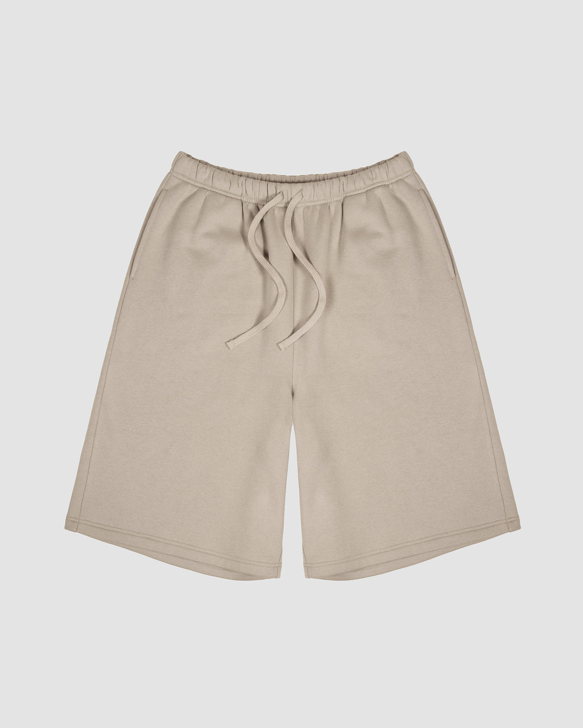 Oversized Sweatshort in Pumice stone