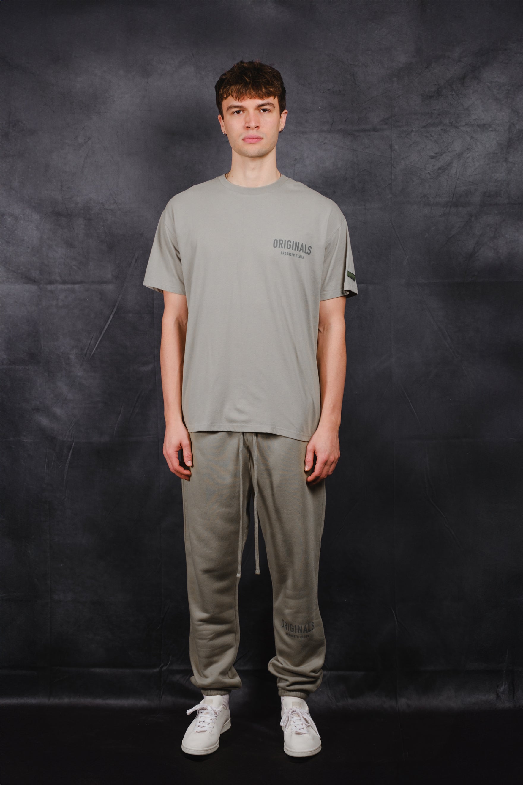 Men’s Originals Tee with textured flocked ‘Originals’ logo, casual style
#color_sage