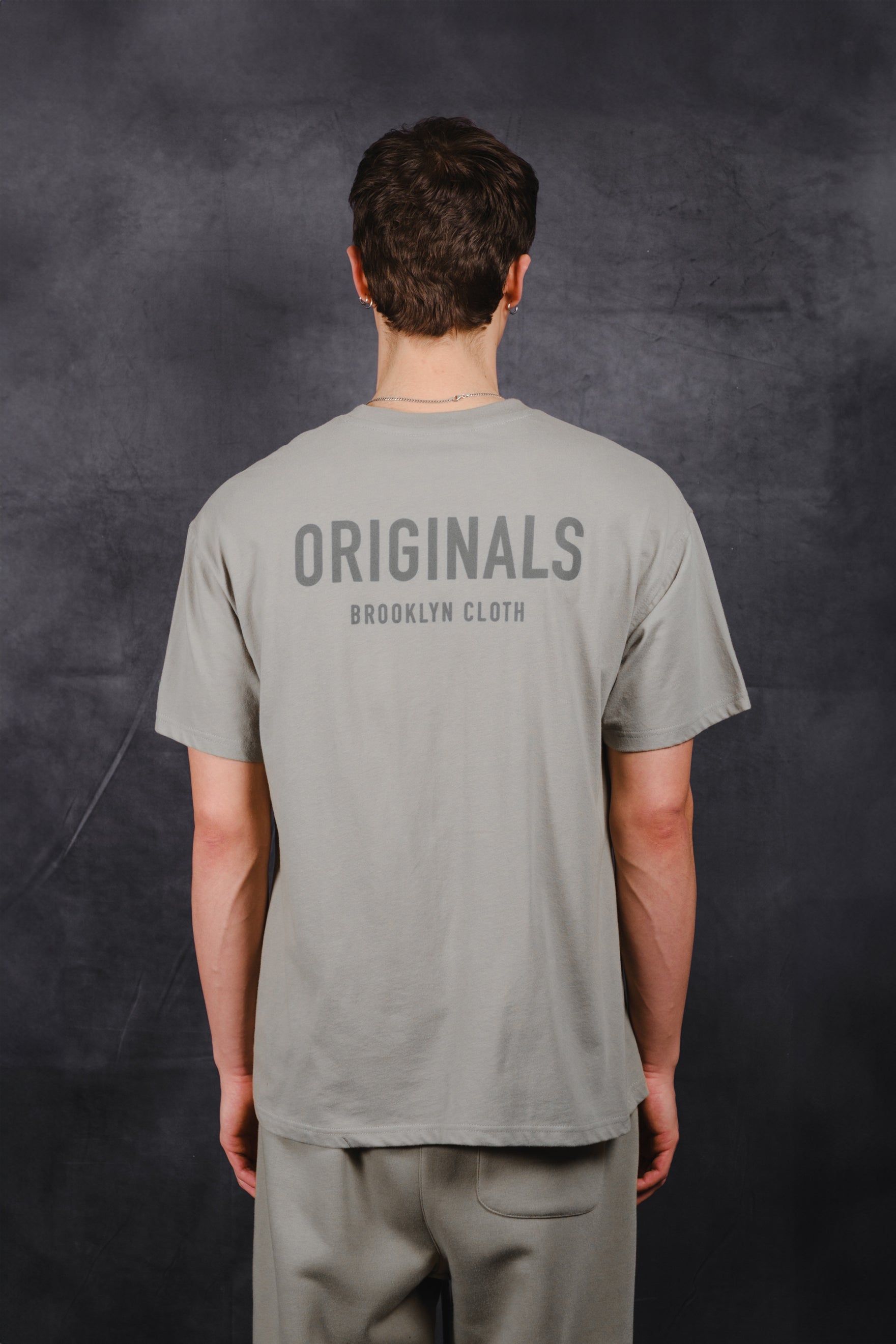 Originals Front Flock Tee relaxed fit
#color_sage