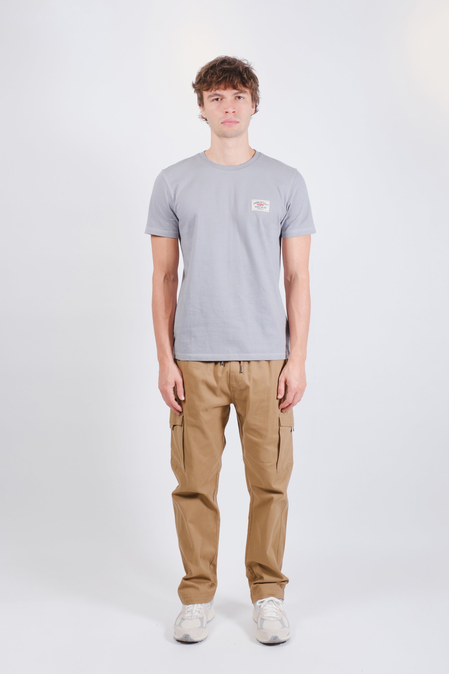 Comfortable cotton crewneck with subtle stitching