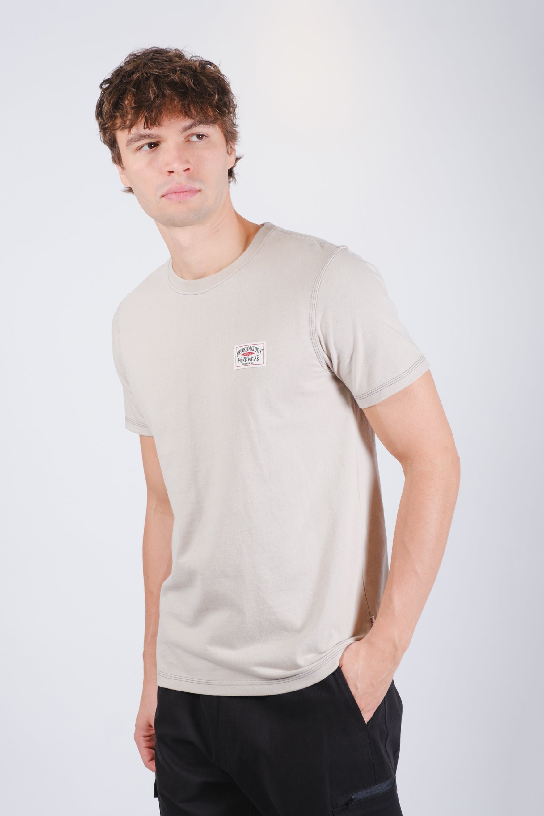 250 GSM cotton crewneck with relaxed fit 
#color_sand