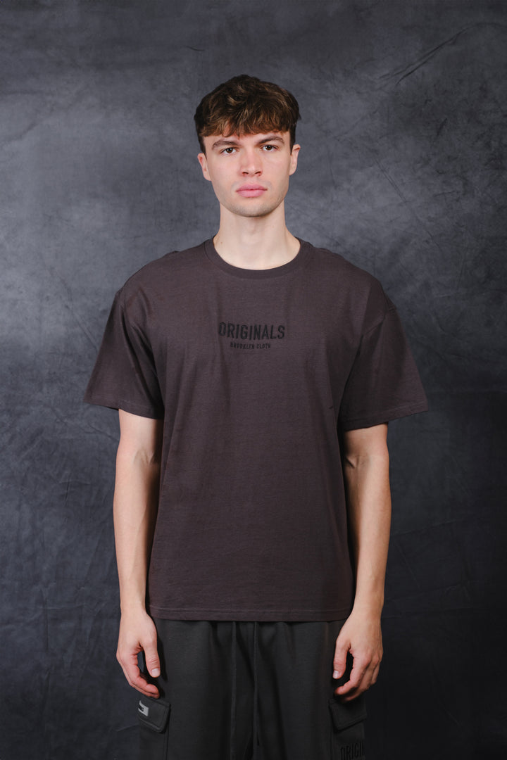 Men's premium t-shirt with logo on center chest in dusty black 
#color_dusty-black