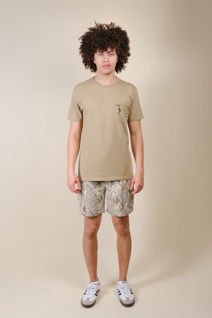 Olive zipper nylon pocket tee 
#color_olive