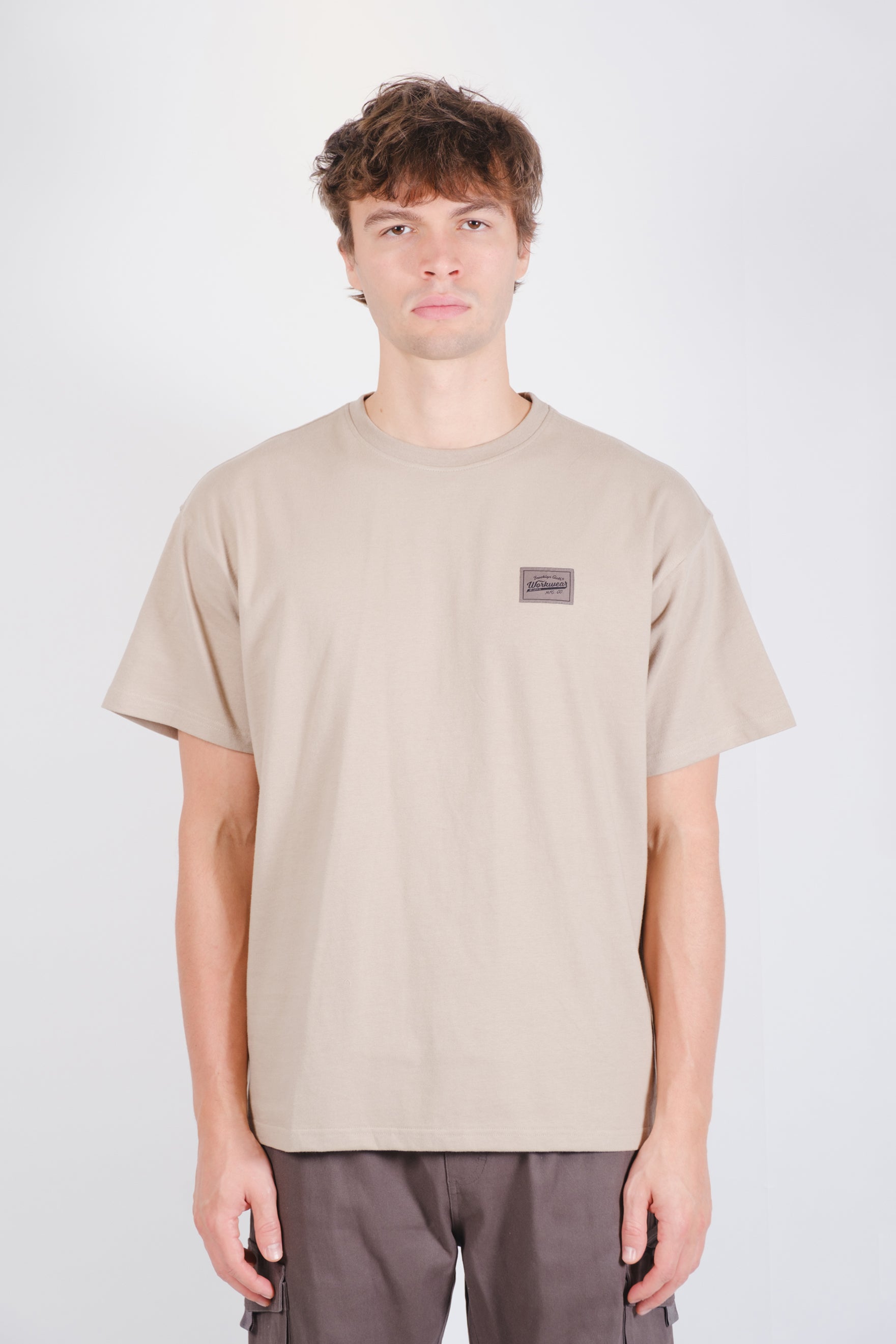 Casual short sleeve tee with back compass graphic
#color_pumice stone_