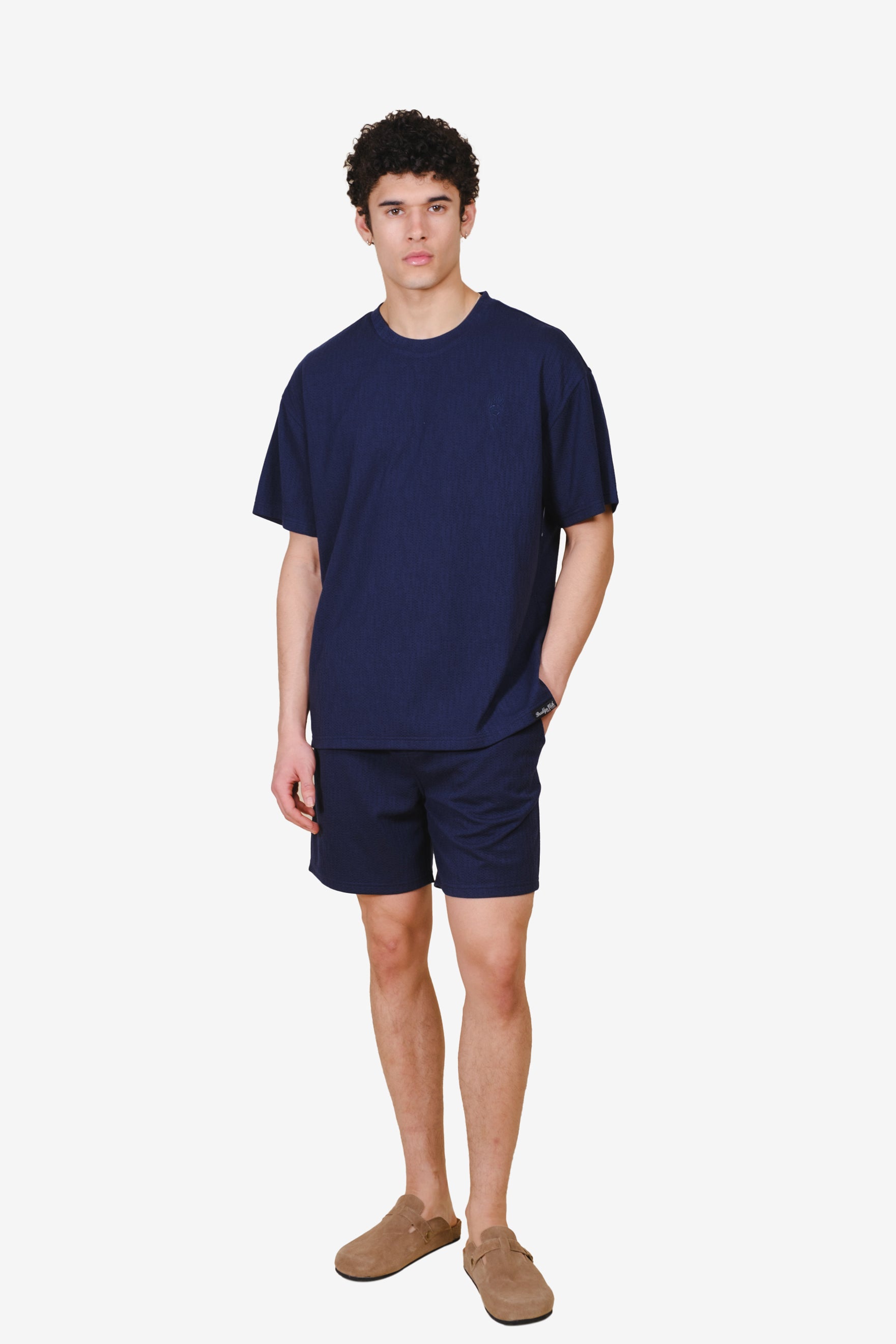 Relaxed fit men's embroidered tee 
#color_french navy