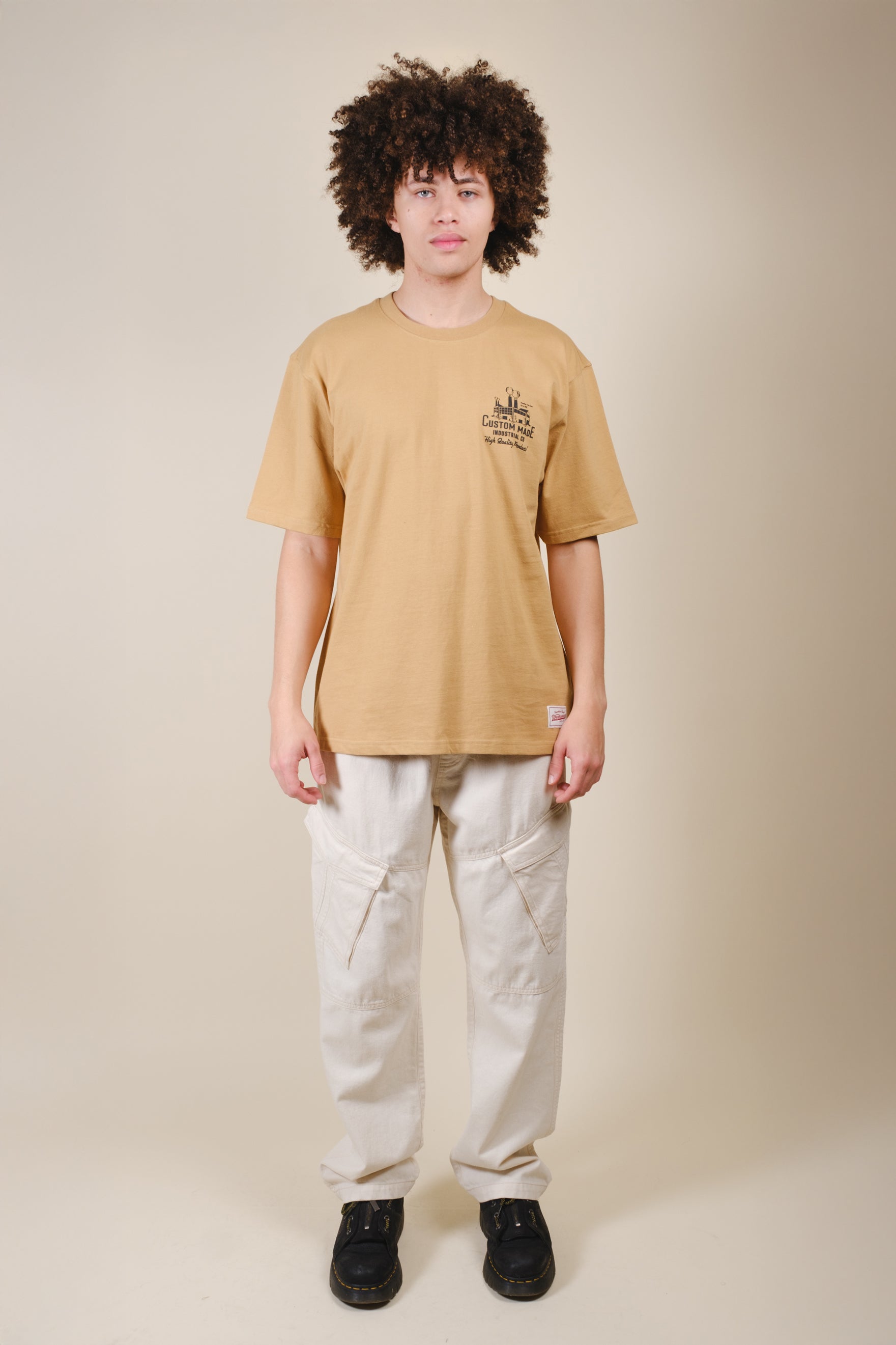 Men's boxy cut t-shirt in the color curry #color_curry