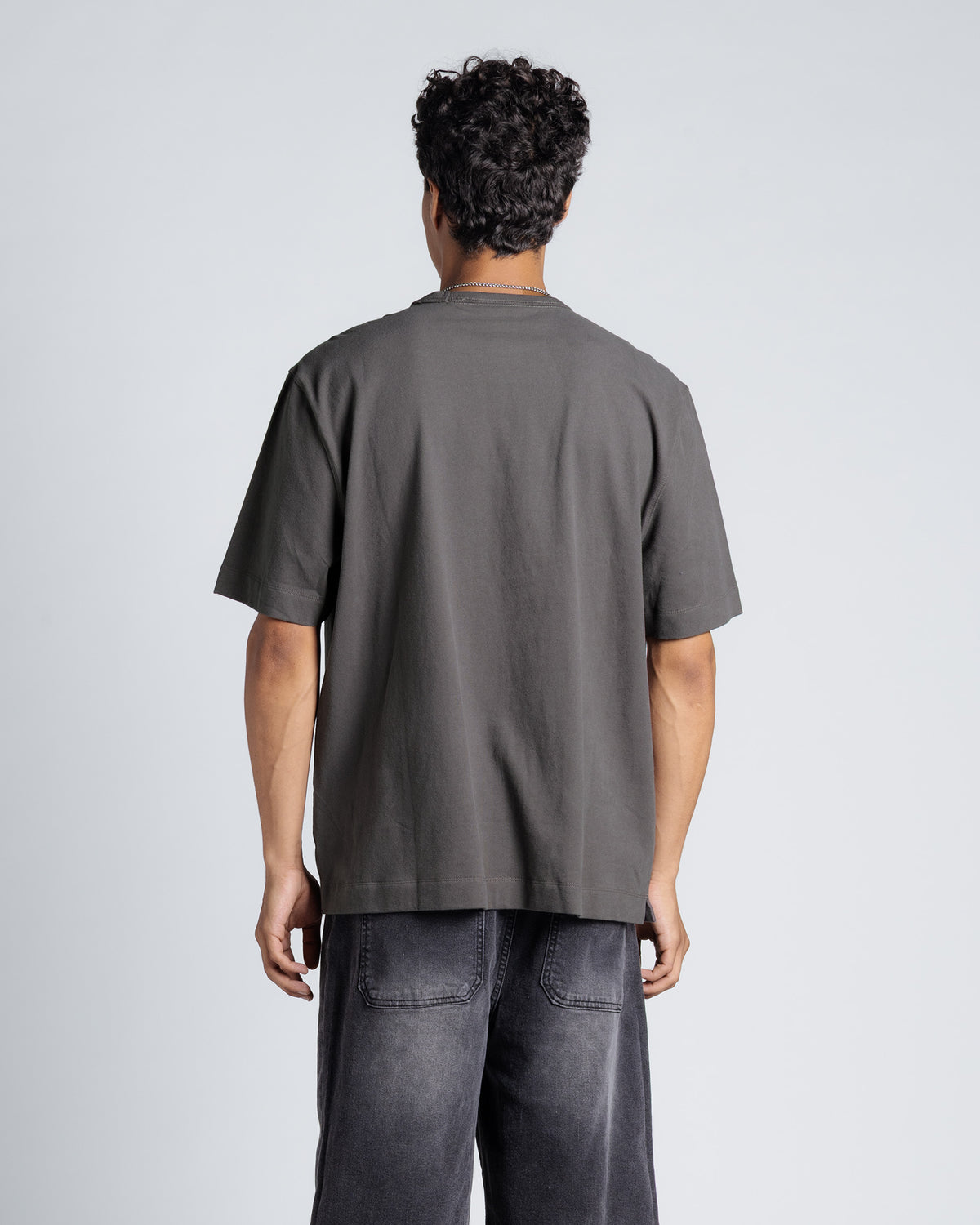Midnight Embroidery Tee in Dark grey