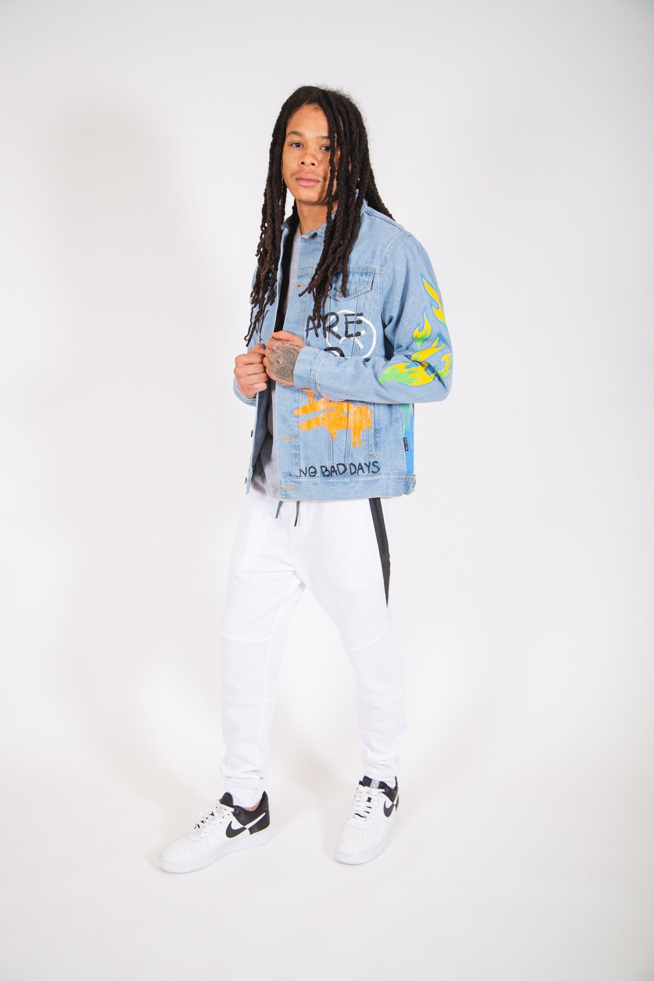 Men's fleece joggers with heat seal diagonal pockets, drawstring waistband
#color_white 