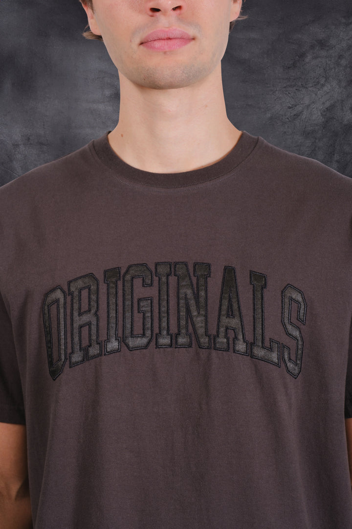 Originals Satin Applique Relaxed Fit Tee
#color_dusty-black