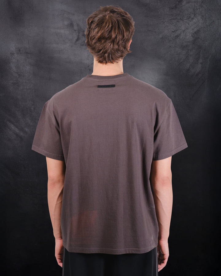 Casual Originals Tee with satin applique detail on chest
#color_dusty-black