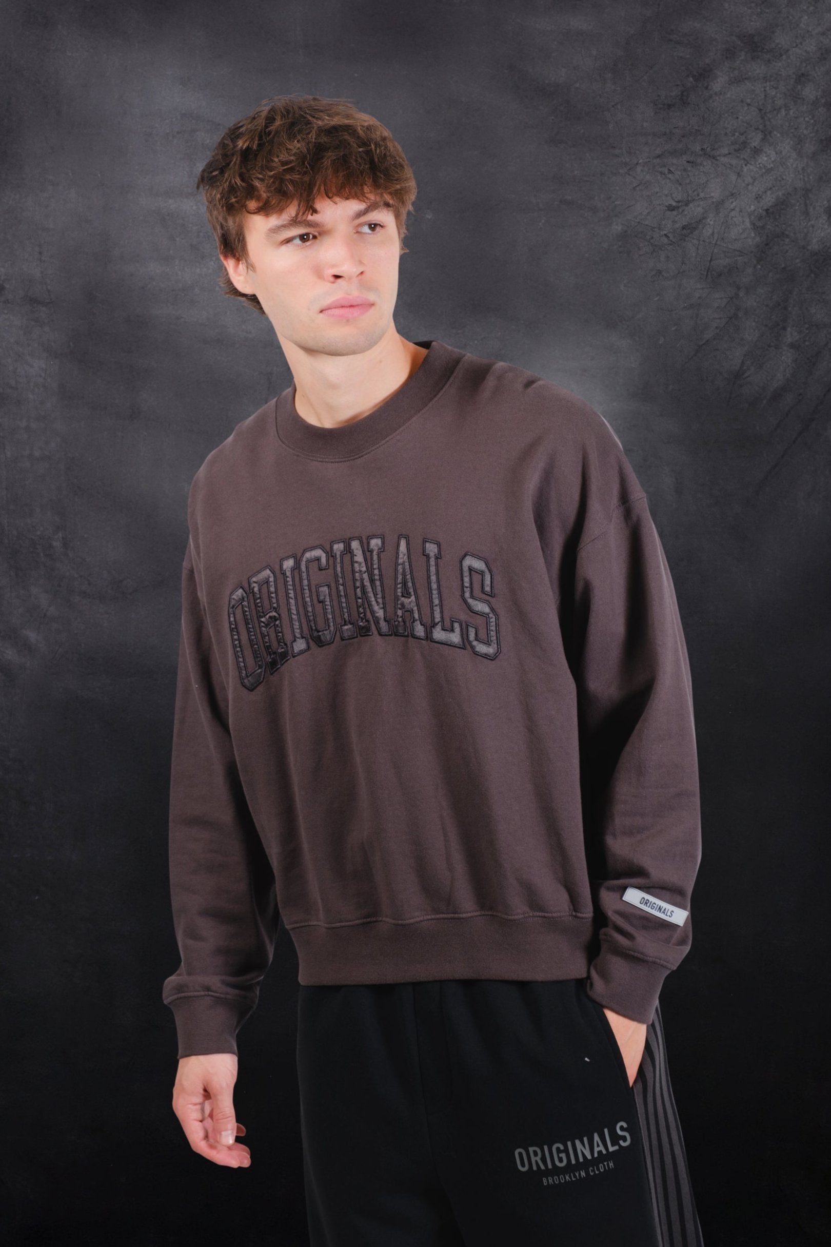 Originals Satin Applique Crew, classic look by Brooklyn Cloth
#color_dusty-black