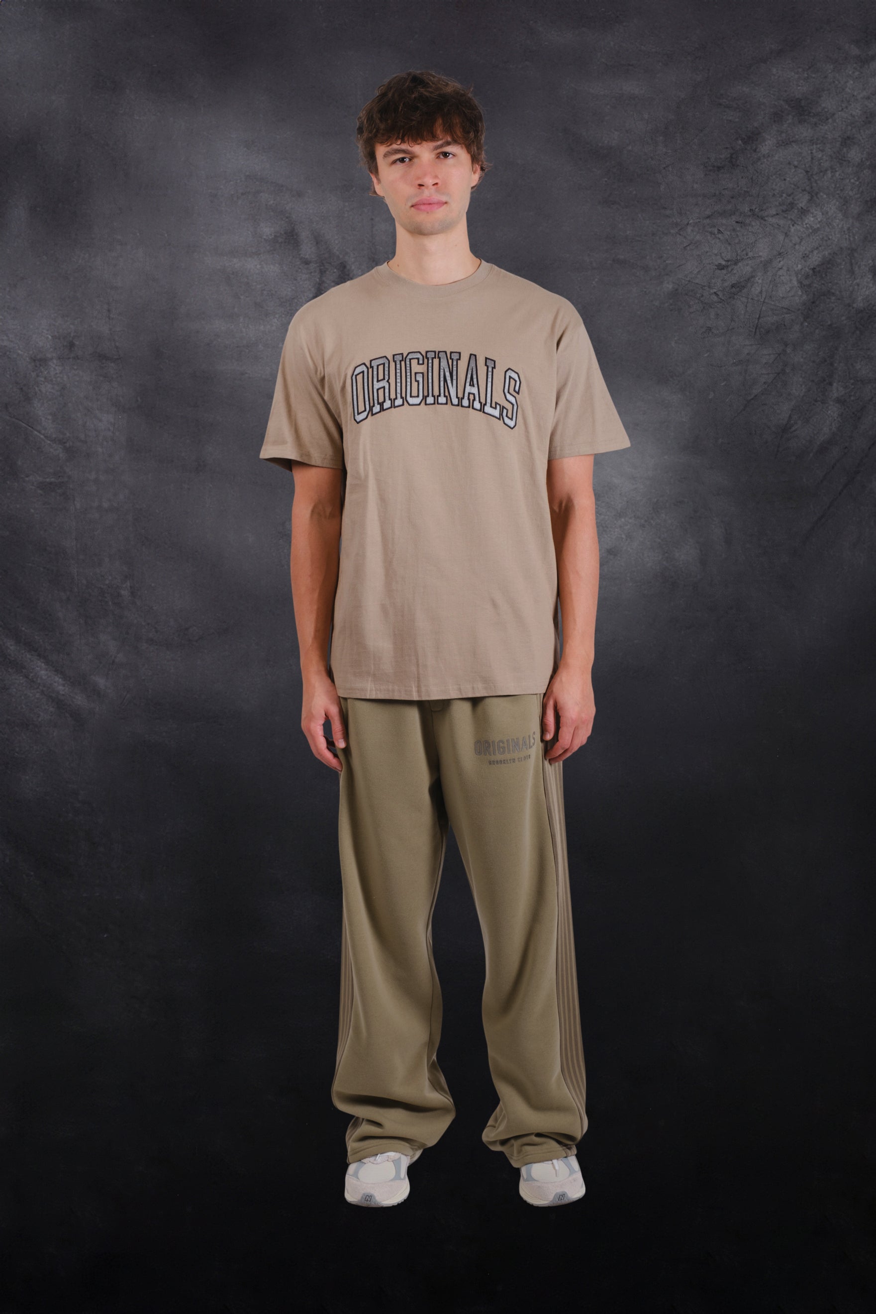 Men’s Originals Satin Applique Tee 
#color_pumice-stone