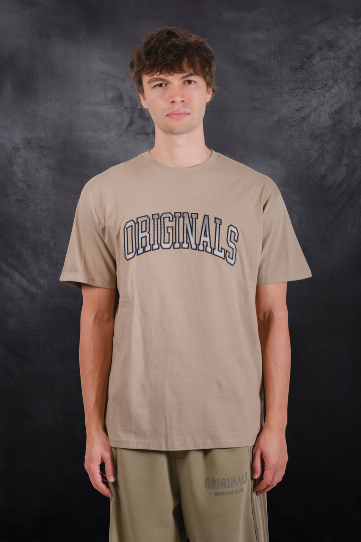 Cotton crew neck tee with satin applique logo
#color_pumice-stone