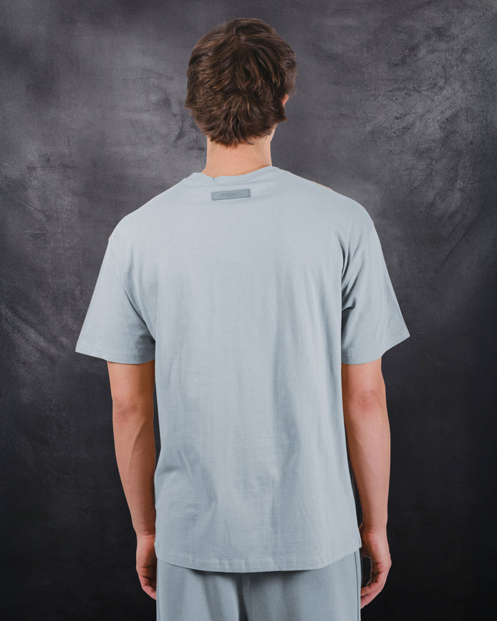 Men’s casual tee with satin applique logo
#color_quarry