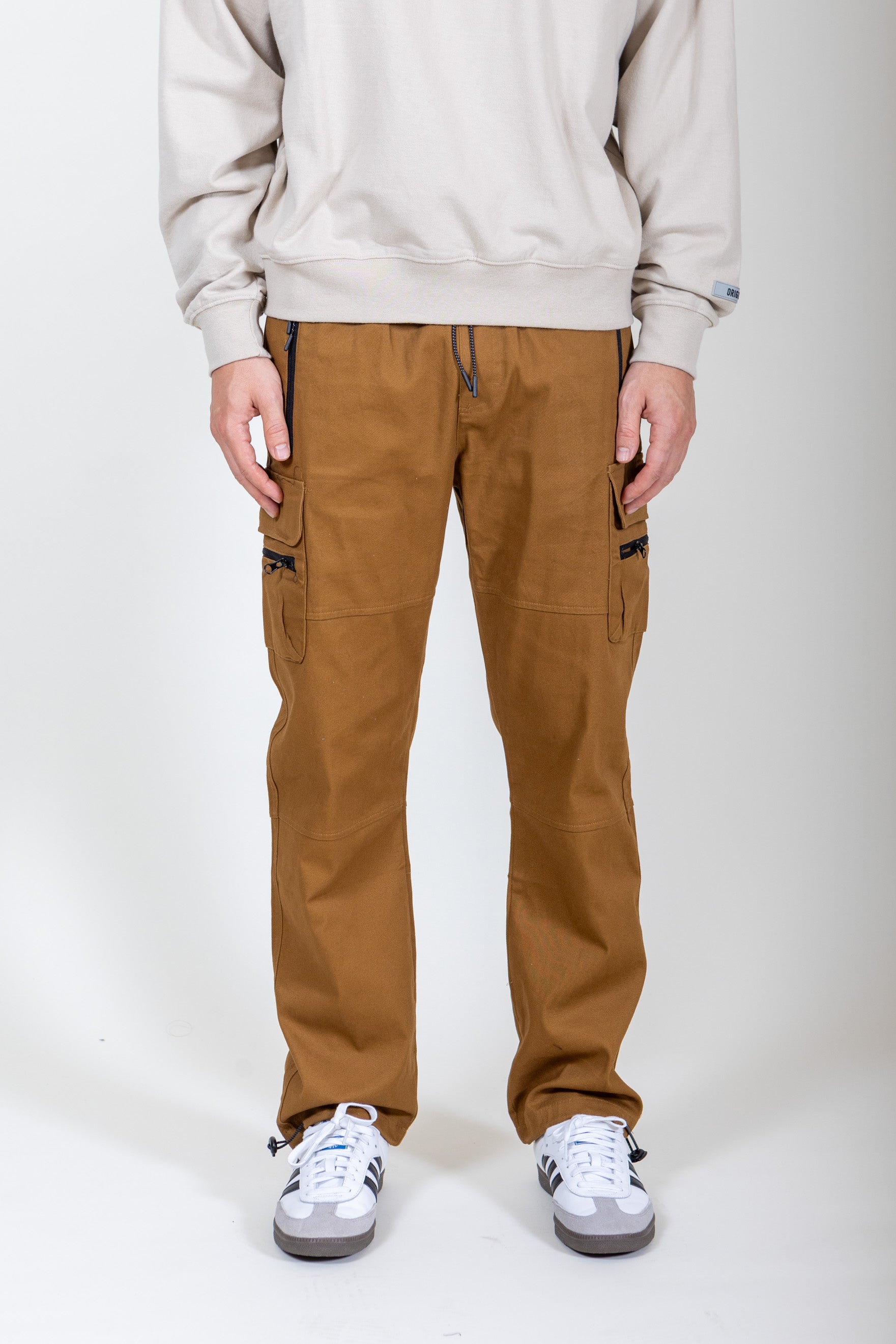 Men's relaxed fit, stretch twill zip pocket pants in the color tobacco 
#color_tobacco