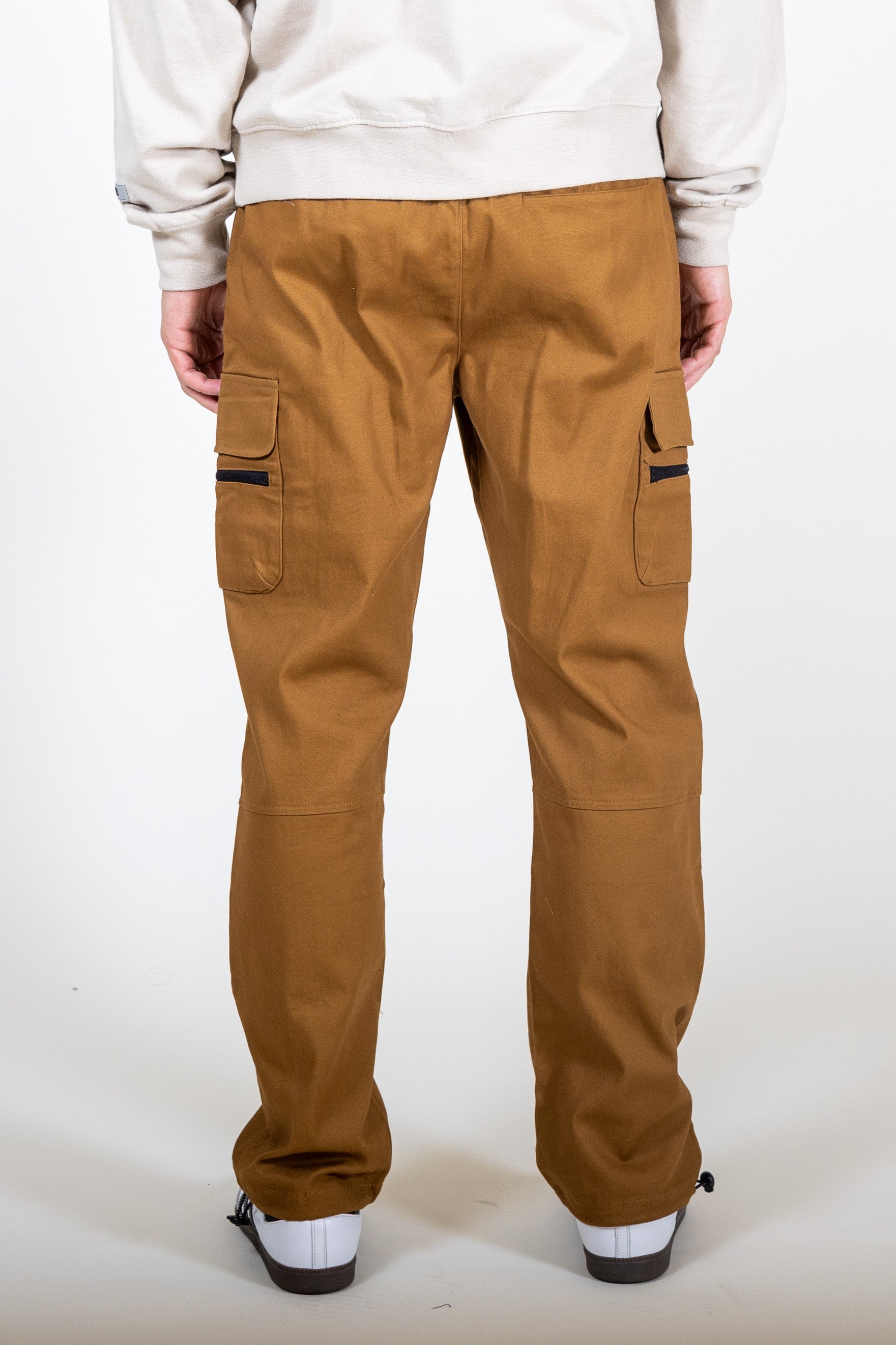Men's relaxed fit stretch twill zip pocket pant 
#color_tobacco
