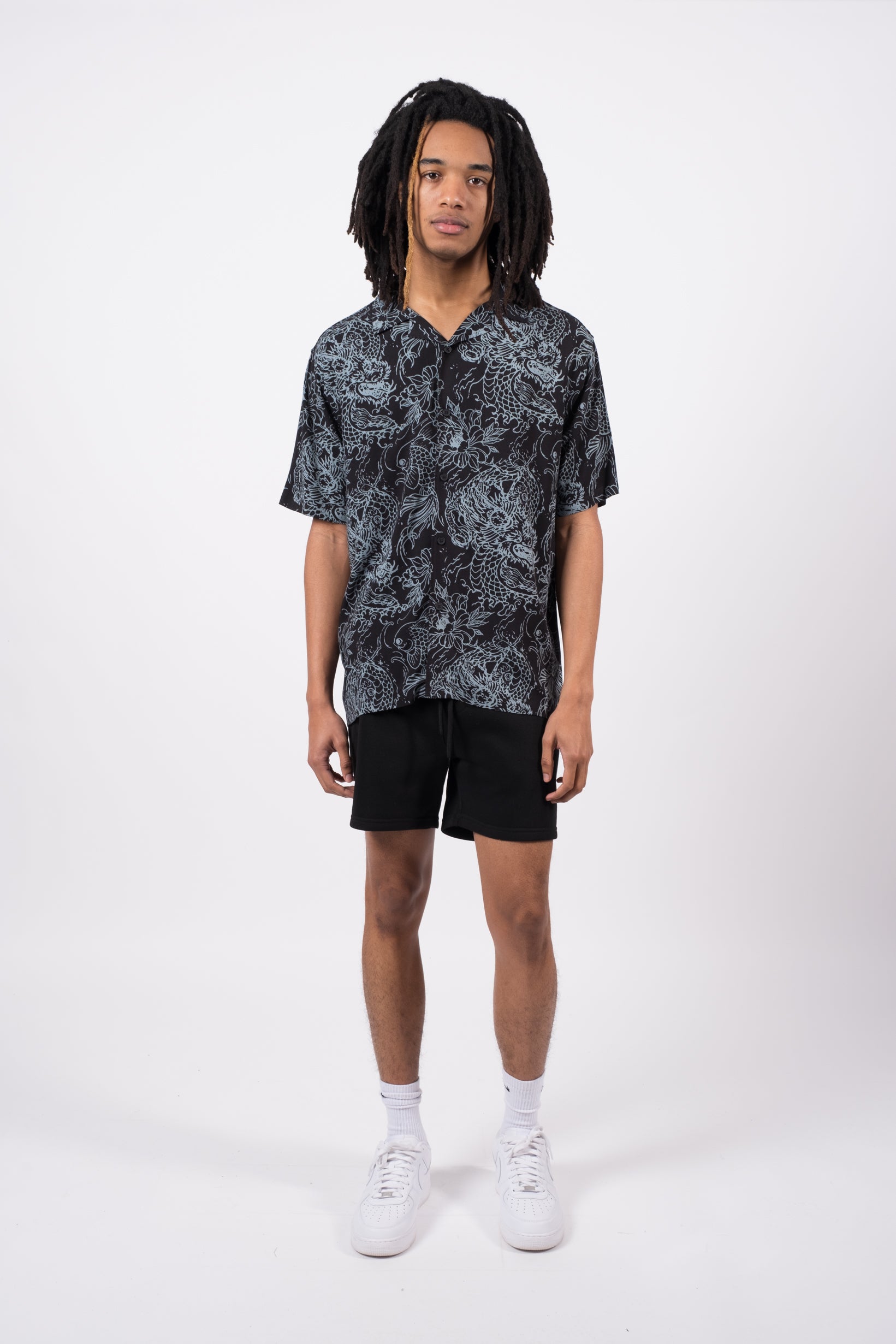 Stylish men's 5-inch inseam Heat Seal Zip Pocket Shorts
#color_black